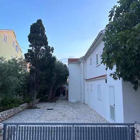 Apartmani Marko Novalja Exterior foto