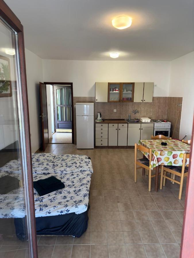 Apartmani Marko Novalja Exterior foto